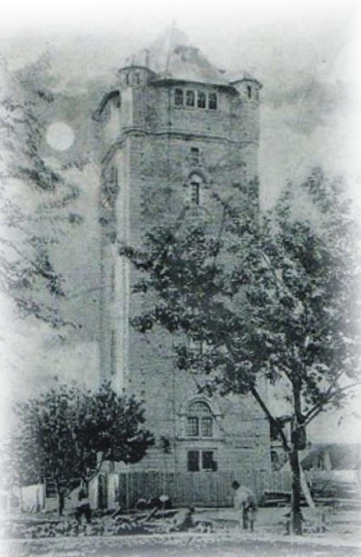 Water Tower in Romania. Photo: aradheritage.wordpress.com/heritage/the-water-tower
